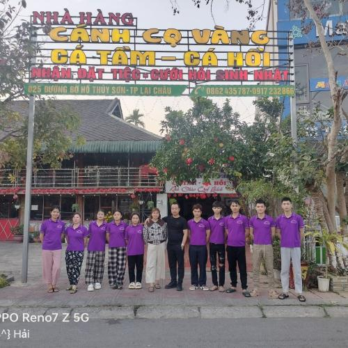 Nhà Hàng Cánh Cọ Vàng