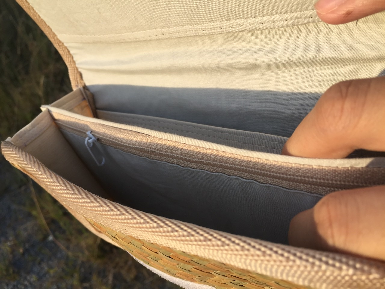 Điểm độc đáo của ví bàng cầm tay