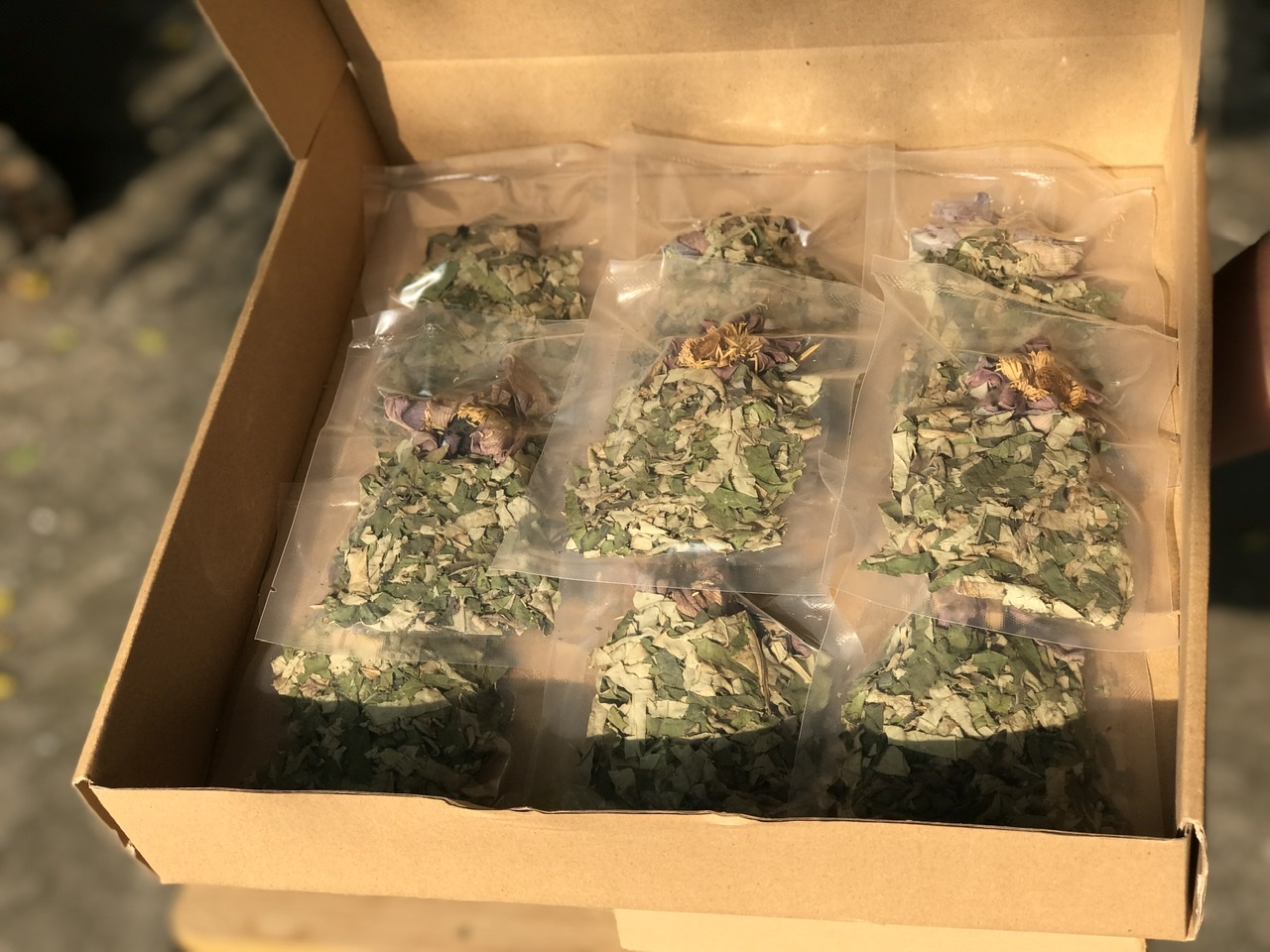 Cách bảo quản trà hoa sen